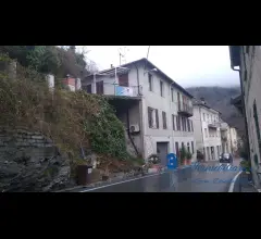 Appartamenti in Vendita - Plurilocale con terrazza e terreno in vendita a pornassio im