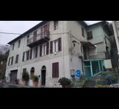 Appartamenti in Vendita - Plurilocale con terrazza e terreno in vendita a pornassio im