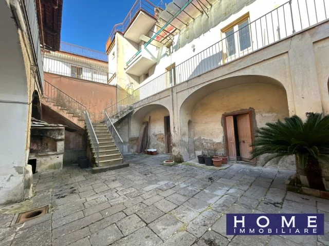 Appartamenti in Vendita - Palazzo crispano