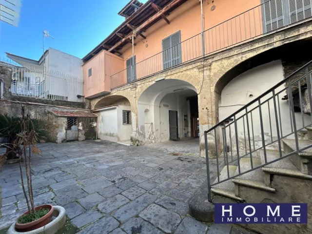 Appartamenti in Vendita - Palazzo crispano