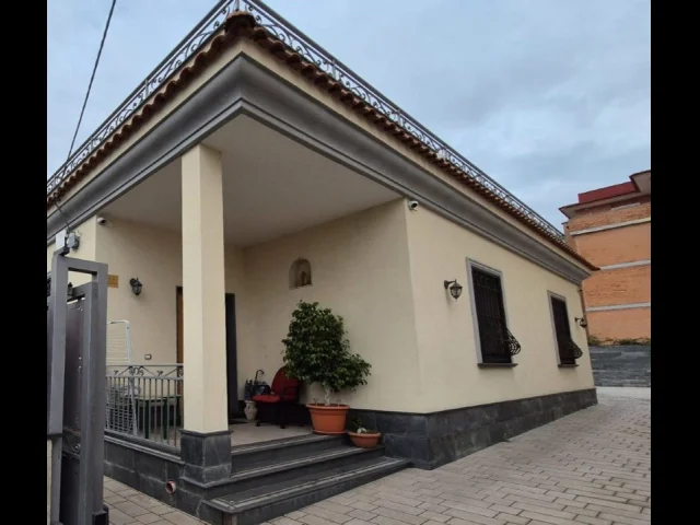 Villa ristrutturata con ottime rifiniture e spazio esterno