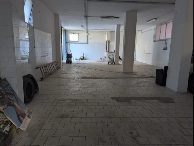 Appartamenti in Vendita - Garage autorimessa a torre annunziata