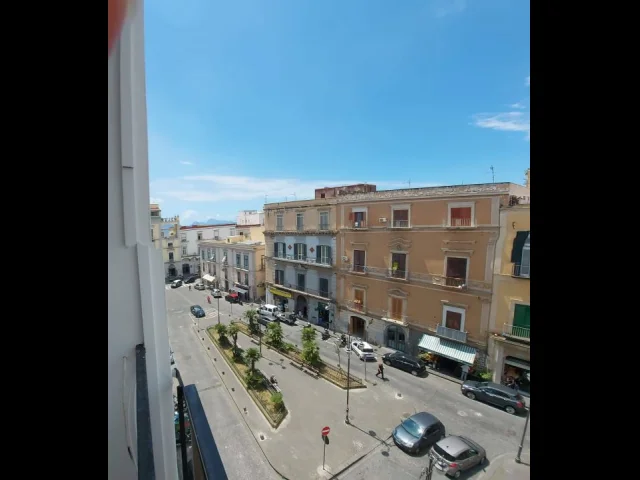 Ampio appartamento a piazza ernesto cesato
