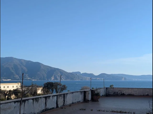 Appartamenti in Vendita - Attico di prestigio-panoramico