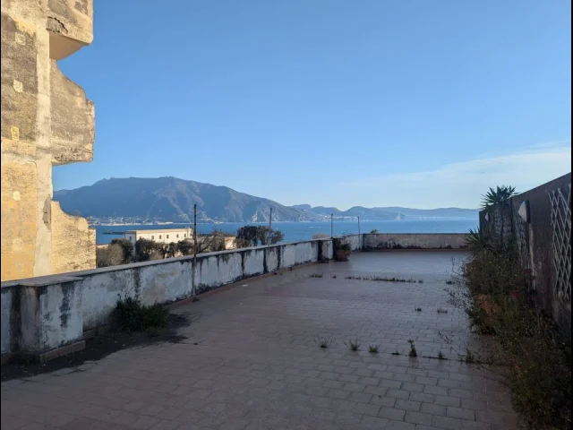 Appartamenti in Vendita - Attico di prestigio-panoramico