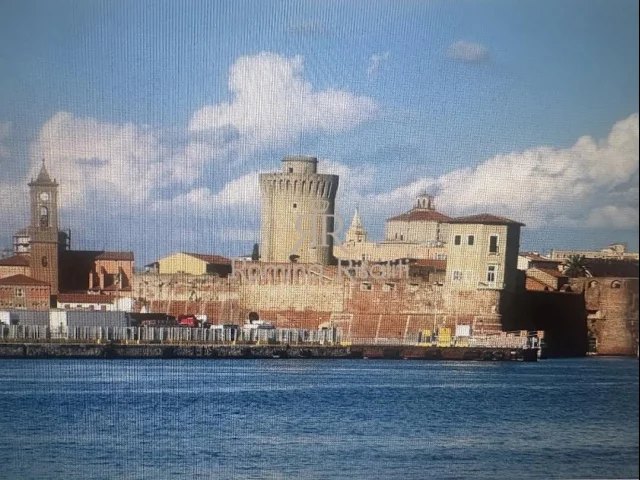 Appartamento affascinante con vista mare sul molo mediceo