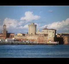 Appartamento affascinante con vista mare sul molo mediceo