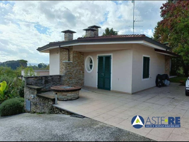 Santa maria a monte _pi_ appartamento per civile abitazione facente parte di un maggior f