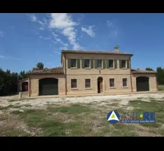 Appartamenti in Vendita - Ravenna_piena proprietà abitazione unifamiliare in villa,di  pregio architettonico