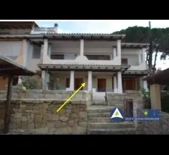 Arzachena_appartamento a baia sardinia condominio i pini con parcheggio in spazio condomin