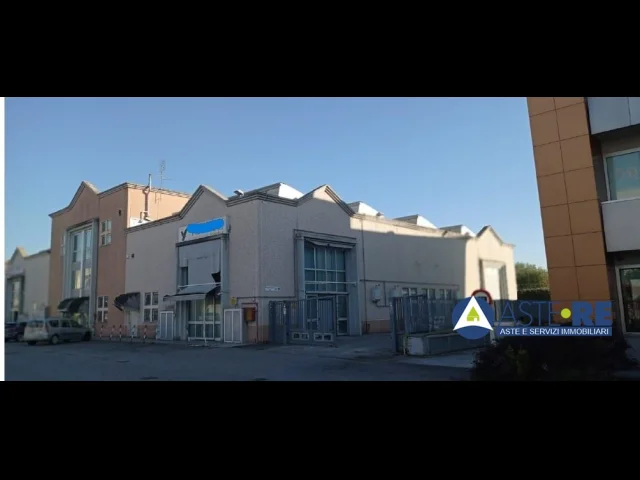 Prato_piena proprietà di unità immobiliare avente destinazione produttiva