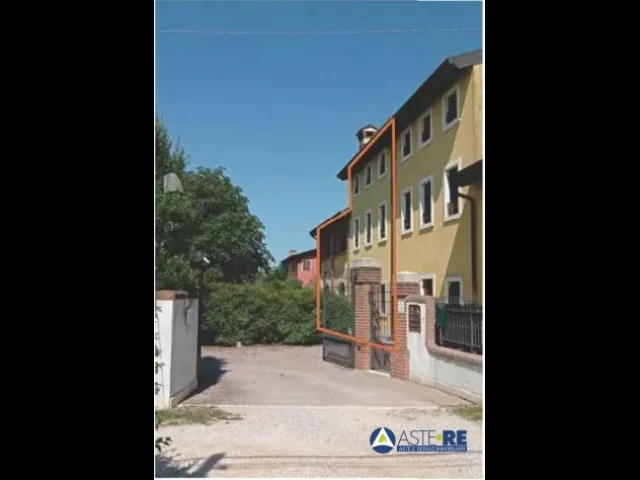 Appartamenti in Vendita - Povegliano veronese(vr),iena proprietà abitazione unifamiliare su 3 livelli con giard escl
