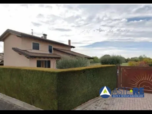 Appartamenti in Vendita - Comune di pescantina (vr), via tre santi n. 43, piena proprietà di villetta indipendente
