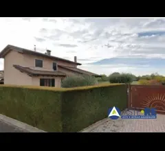 Comune di pescantina (vr), via tre santi n. 43, piena proprietà di villetta indipendente