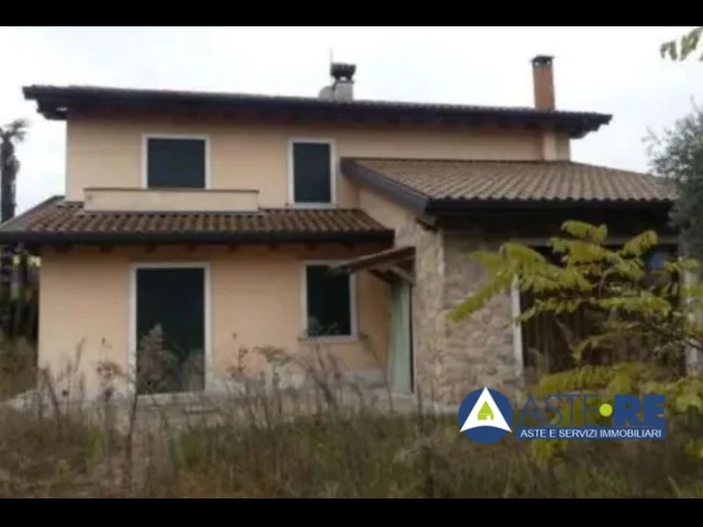 Appartamenti in Vendita - Comune di pescantina (vr), via tre santi n. 43, piena proprietà di villetta indipendente