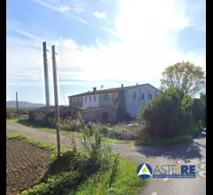 Rustici/casali - lungo la strada provinciale della fila