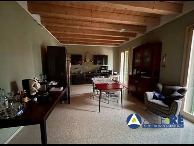 Appartamenti in Vendita - Pressana (vr),agriturismo_ via crosare di sotto n. 50, piena proprietà di un fabbricato