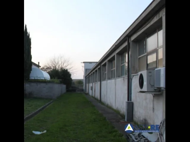 Appartamenti in Vendita - Fabbricati industriali - via giulio verne 1/3