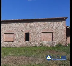 Appartamenti in Vendita - Fabbricato rurale - via volterrana s.n.c.