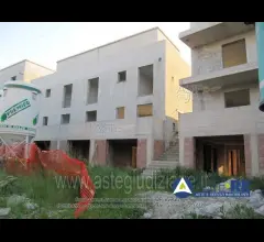 Collesalvetti_li_ terreno edificabile con sovrastante fabbricato in corso di costruzione