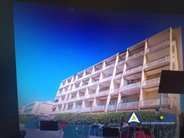 Appartamenti in Vendita - Bordighera  vista mare_ via ferrara 6 int. a, della superficie commerciale di 80,00 mq