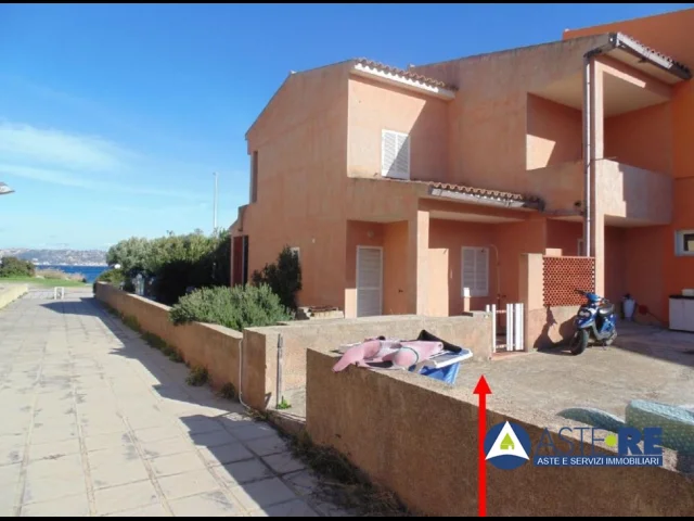 Sardegna_ palau_sassari_vista mare_ terra tetto con ampio giardino