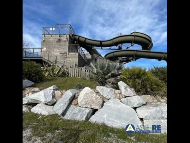 Edifici a destinazione particolare - viale del tirreno 44/b