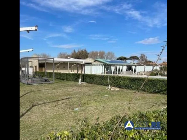 Appartamenti in Vendita - Edifici a destinazione particolare - viale del tirreno 44/b