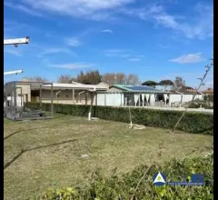 Appartamenti in Vendita - Edifici a destinazione particolare - viale del tirreno 44/b