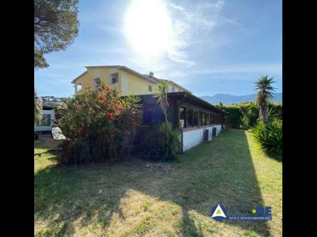 Appartamenti in Vendita - Alberghi e pensioni - viale elba 85