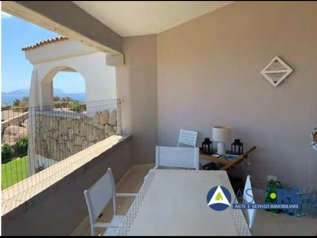 Sardegna_arzachena_unità immobiliare pt abitazione al pt e p1 con p1 con veranda e cort