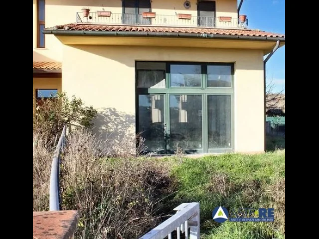 Appartamenti in Vendita - Negozio - localita la rosa, via volterrana 274