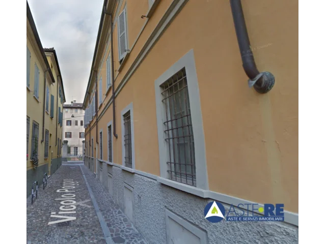 Mantova mn, italia vicolo poggio, 2, 46100,appartamento al piano terra con annesso garage
