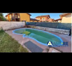 Appartamenti in Vendita - Sona (vr)  abitazione con piscina con due piani fuori terra oltre ad interrato
