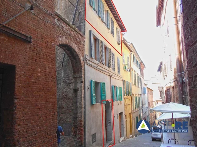 Appartamenti in Vendita - Siena, centro storico_via della galluzza, 7/11, 53100 cap, piena proprietà di appartamento