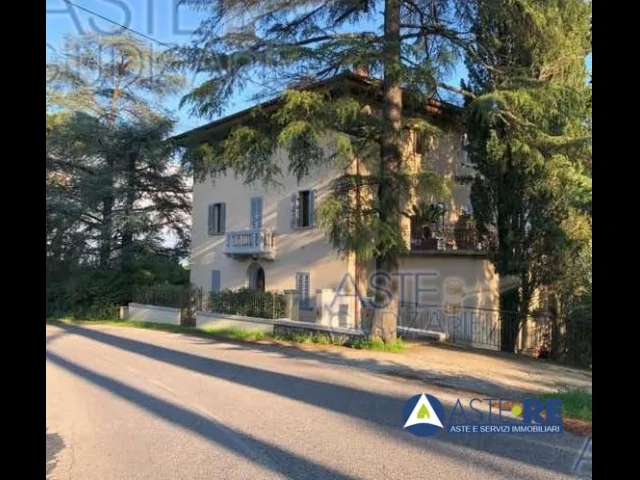 Villa_ serravalle pistoiese pistoia_ via provinciale montalbano 649,