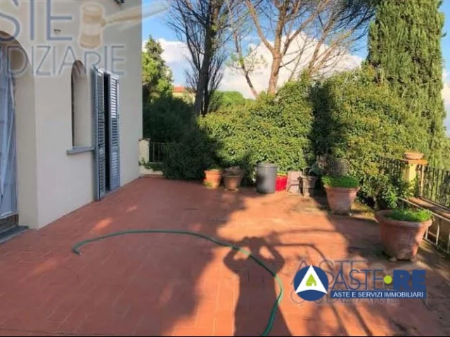 Appartamenti in Vendita - Villa_ serravalle pistoiese pistoia_ via provinciale montalbano 649,