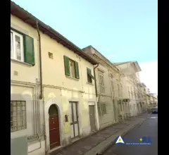 Locale commerciale - corso mazzini n.193-195