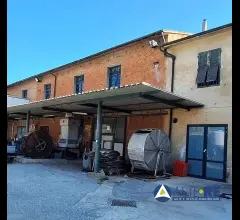 Appartamenti in Vendita - Complesso artigianale - via gramsci 370-372-374-376-378-380