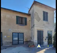Appartamenti in Vendita - Complesso artigianale - via gramsci 370-372-374-376-378-380