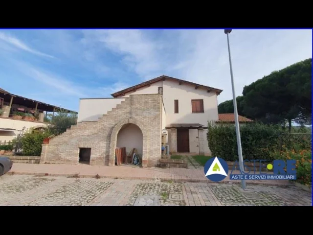 Follonica lungo la strada provinciale aurelia vecchia - follonica città - provincia di gr