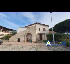 Follonica lungo la strada provinciale aurelia vecchia - follonica città - provincia di gr