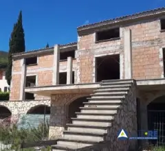 Appartamenti in Vendita - Abitazione - str. provinciale per porto azzurro