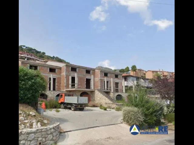 Appartamenti in Vendita - Abitazione - str. provinciale per porto azzurro
