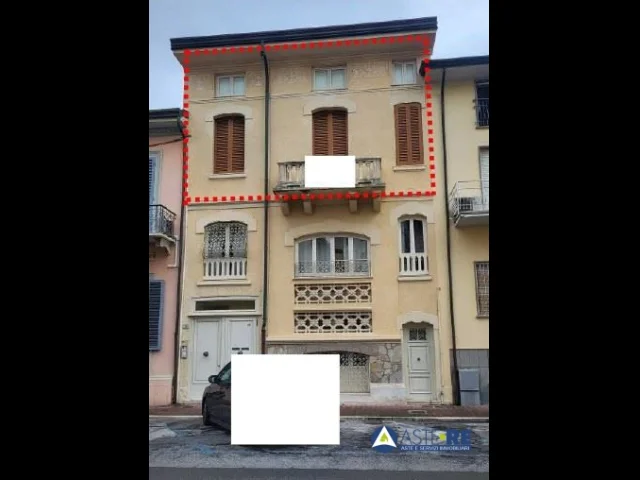 Appartamenti in Vendita - Viareggio_appartamento per civile abitazione posto al piano secondo e terzo