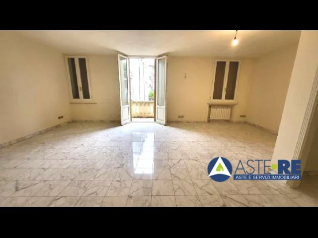 Appartamenti in Vendita - Viareggio_appartamento per civile abitazione posto al piano secondo e terzo