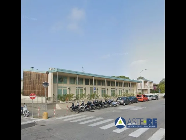 Appartamenti in Vendita - Ufficio - via trieste 166/c