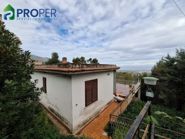 Villetta unifamiliare con giardino e vista panoramica