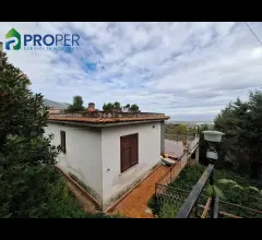 Villetta unifamiliare con giardino e vista panoramica