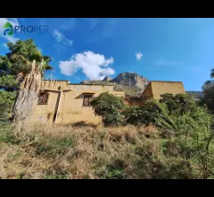 17 ettari di terreno agricolo con immobili da ristrutturare